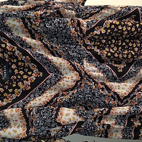 torrid Bandana Cold Shoulder Chiffon Dress size 2X - Picture 7 of 8